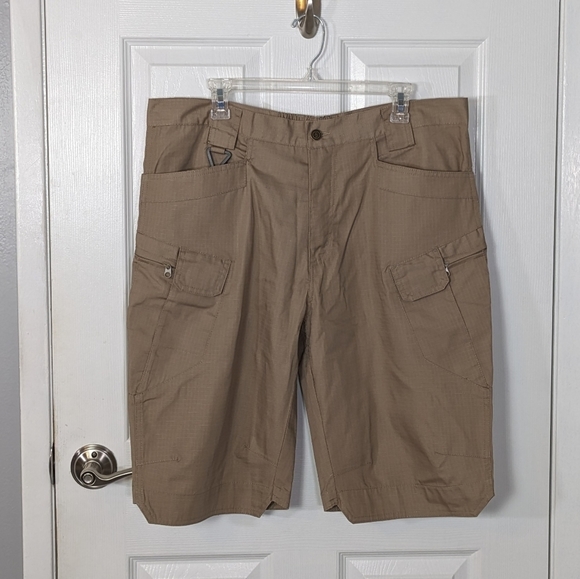 Men's Urban Tactical Cargo Pocket Shorts in Tan Size 2XL - Picture 1 of 5